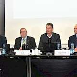 Die Spitze des europäischen Händlerverbandes CLIMMAR präsentierte in Hannover u.a. die diesjährigen Umfrage-Ergebnisse der Zufriedenheit der Händler mit ihren Hauptlieferanten (v.l.n.r.): Joost Merckx (Belgien, CLIMMAR-Vizepräsident), Ludger Gude (Deutschland, Vizepräsident), Erik Hogervorst (Niederlande, Präsident) und Jelle Bartlema (Niederlande, Geschäftsführer).