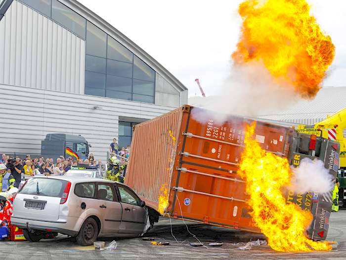 brennender Lkw